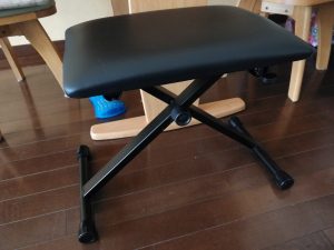 クラシックギター用に買った低めの椅子