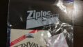 ziploc フリーザーバッグ Mに入れたクラシックギターの弦