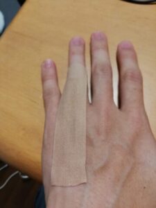 腱鞘炎のためのテーピングその1
