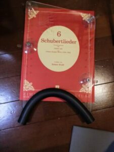 ギターリフト(GUITARLIFT)のサイズを楽譜と比べたところ