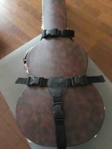 Kavaborg Case Saddleをギターケースにつける