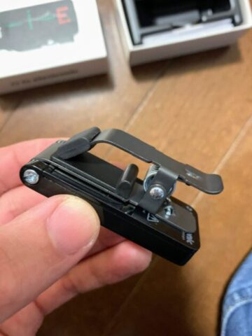 Polytune Clipの金属製のクリップ