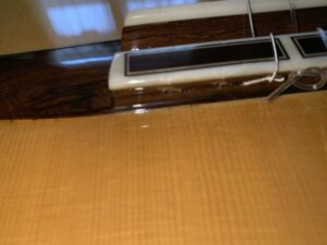 ダブルホール構造のブリッジ