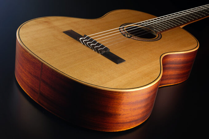 KORGのクラシックギター「OCCITANIA」 OC170