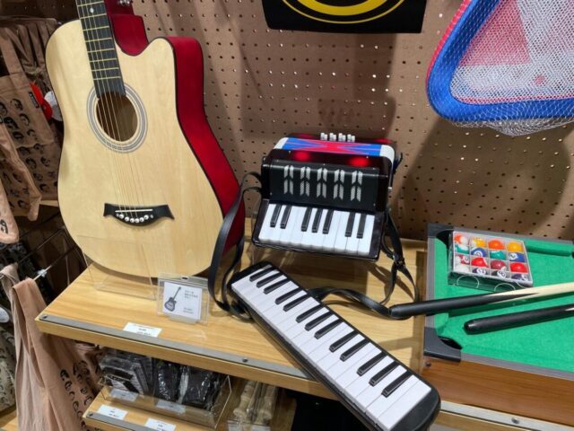 3COINS（ASOKO）のギターを始めるためのギター