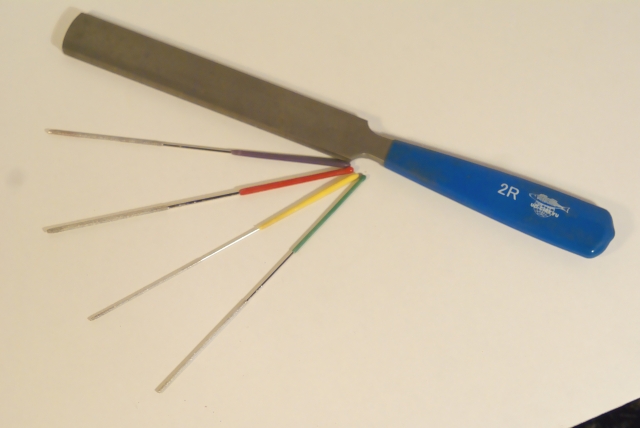 ギターのナットを削るためのヤスリ