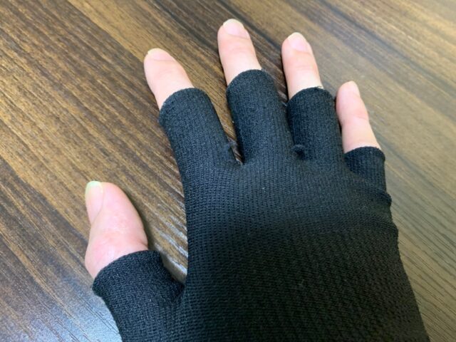 2週間でほつれが出てきた山田式　手指のサポーター