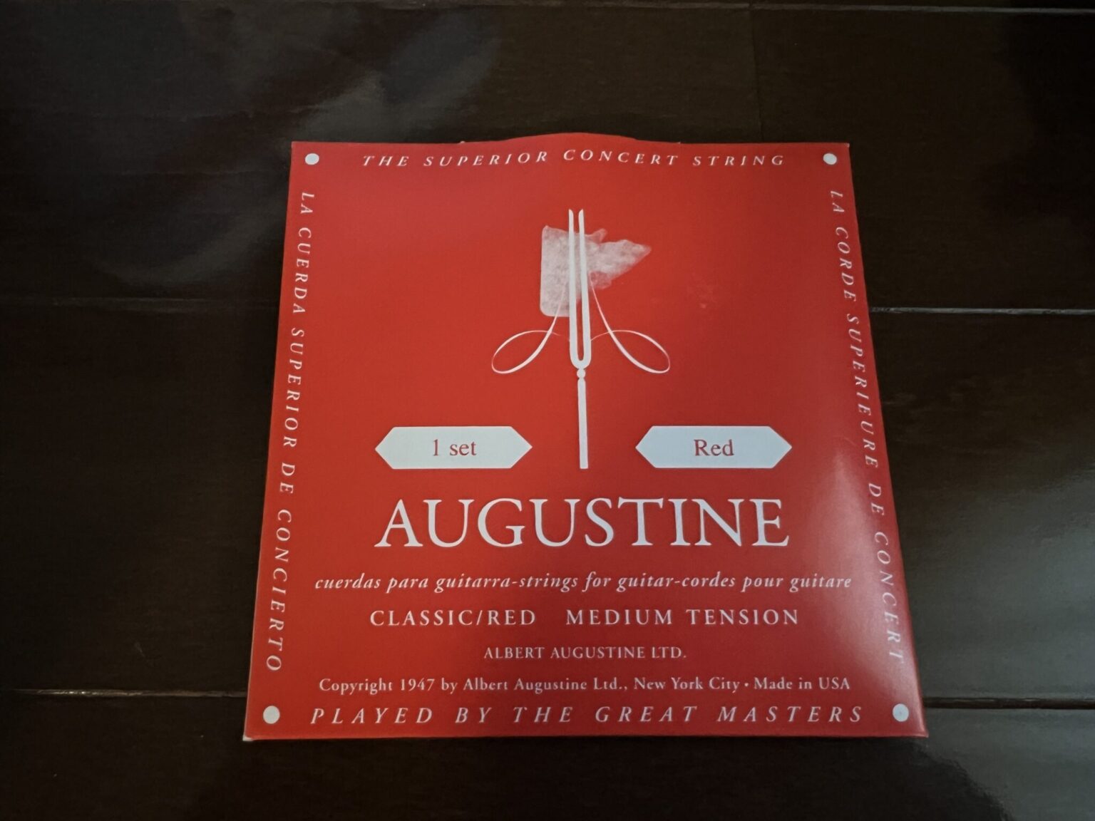 オーガスチンレッド（赤）のパッケージ