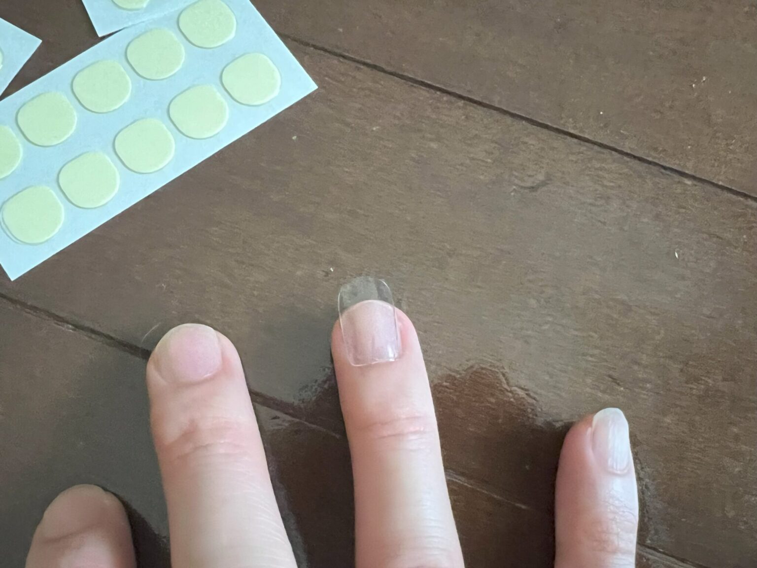 アリアのネイルチップをクラシックギター用のつけ爪として使う