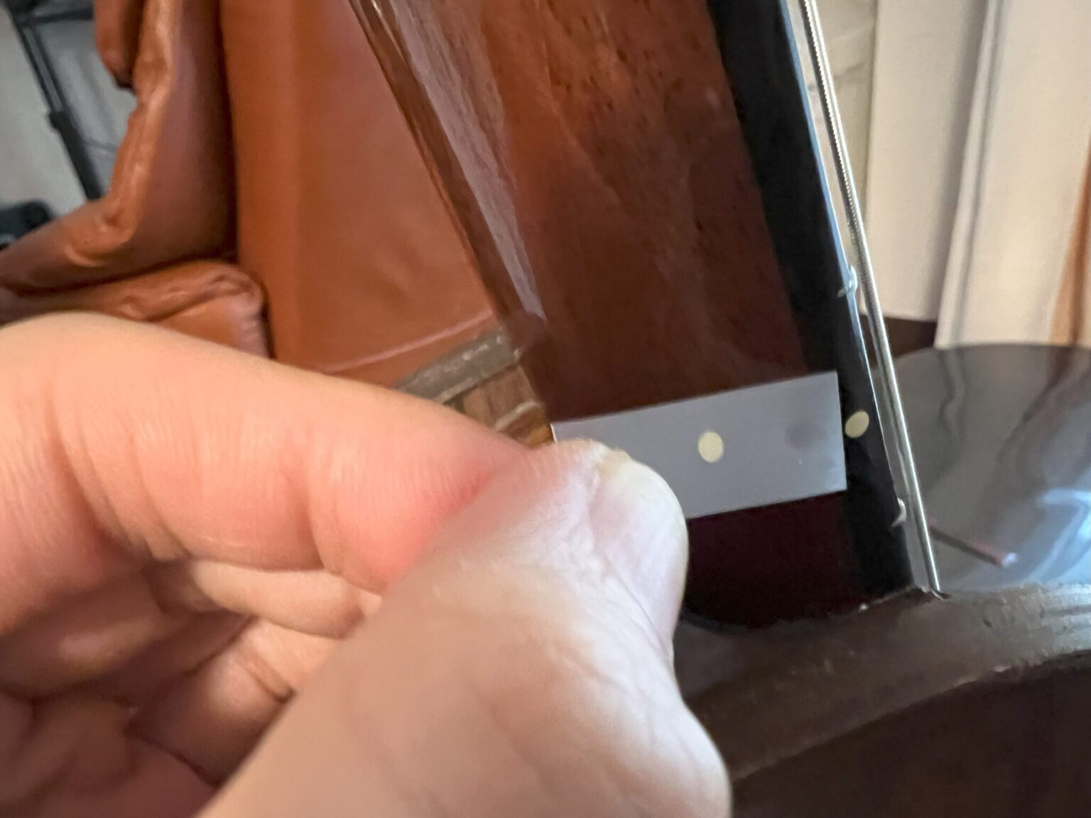 ロゼットのフレットマーカーの貼り付け完了